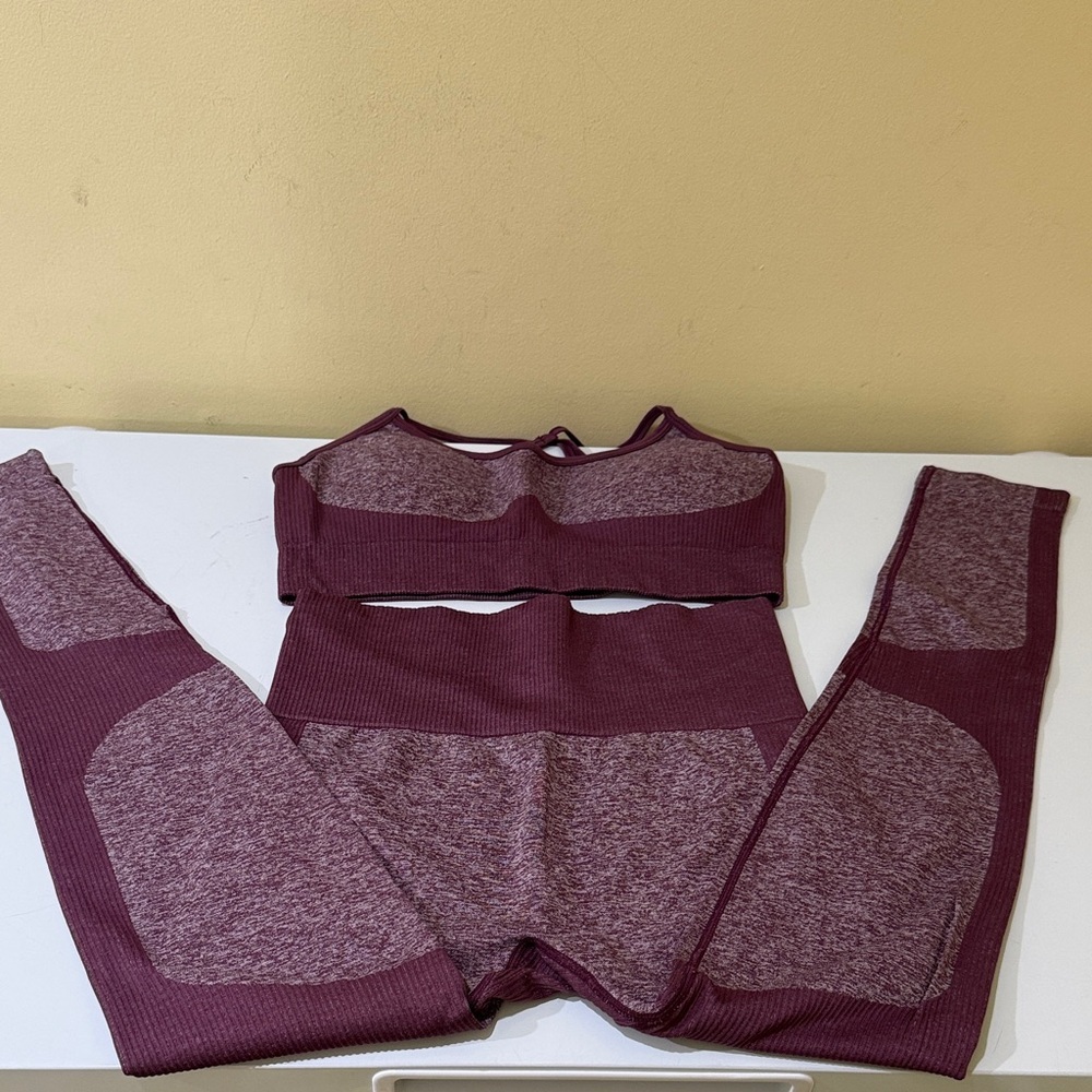 Yoga set Workout Gym Set Burgundy Seamless Leggings & Bra top Set Size M Stretch